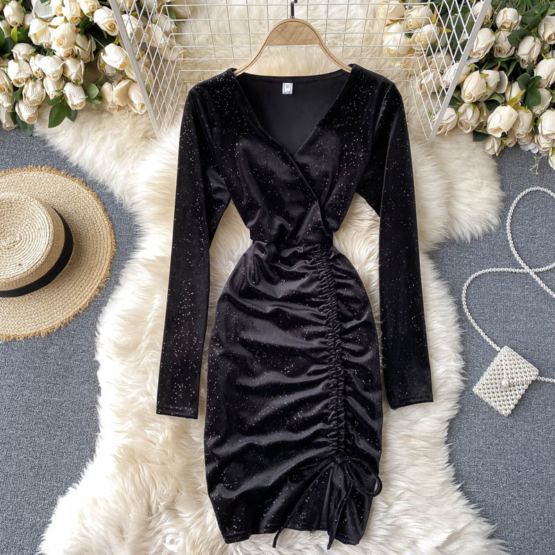 V-neck waist pack buttock gold velvet long sleeve skirt
Available Sizes Small-Large