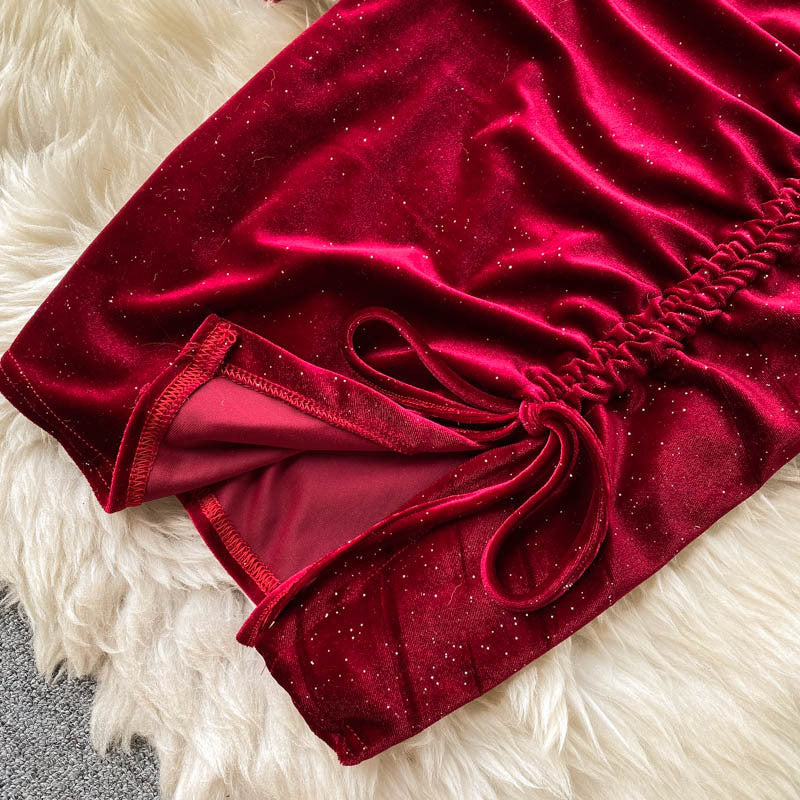 V-neck waist pack buttock gold velvet long sleeve skirt
Available Sizes Small-Large